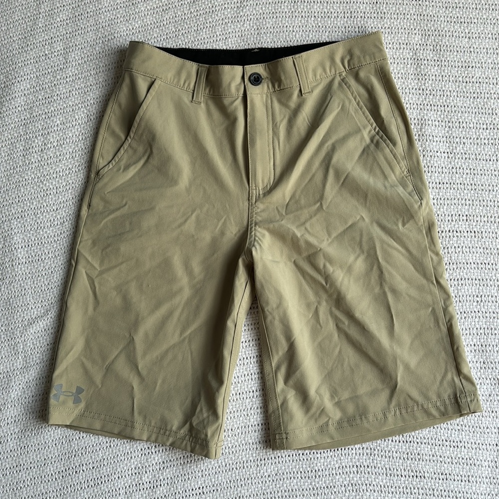 Teenage Boy, Tan Golf Under Armour shorts Size 16
